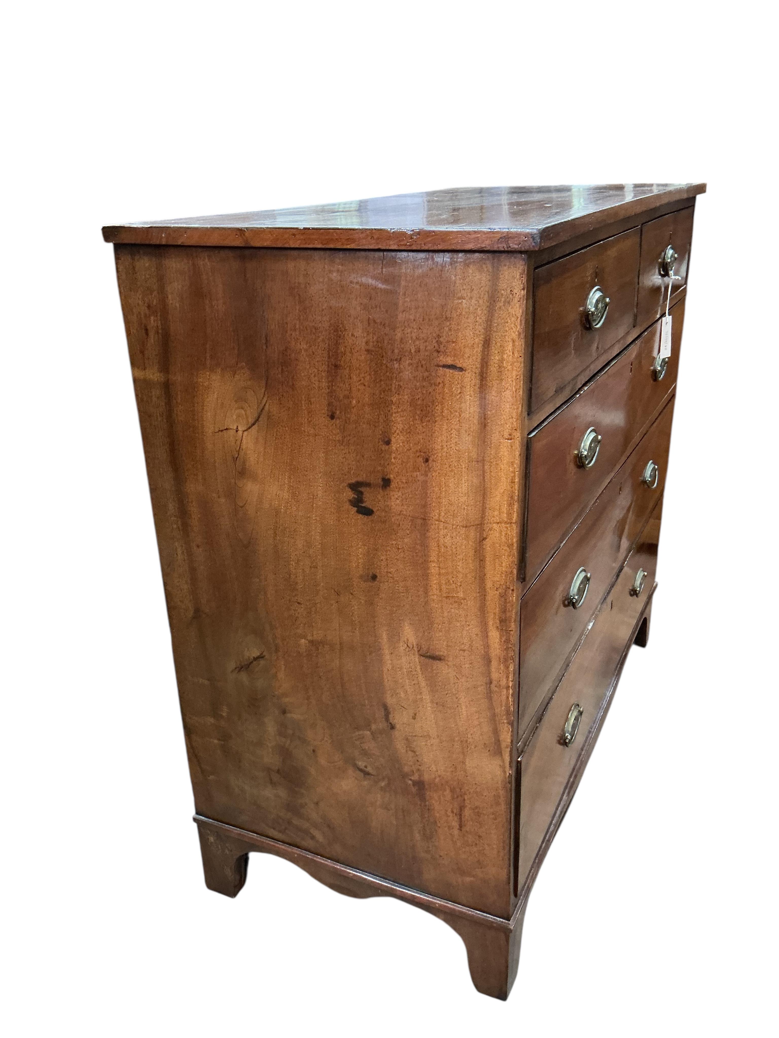 A Regency mahogany chest of drawers, width 107cm, depth 52cm, height 100cm